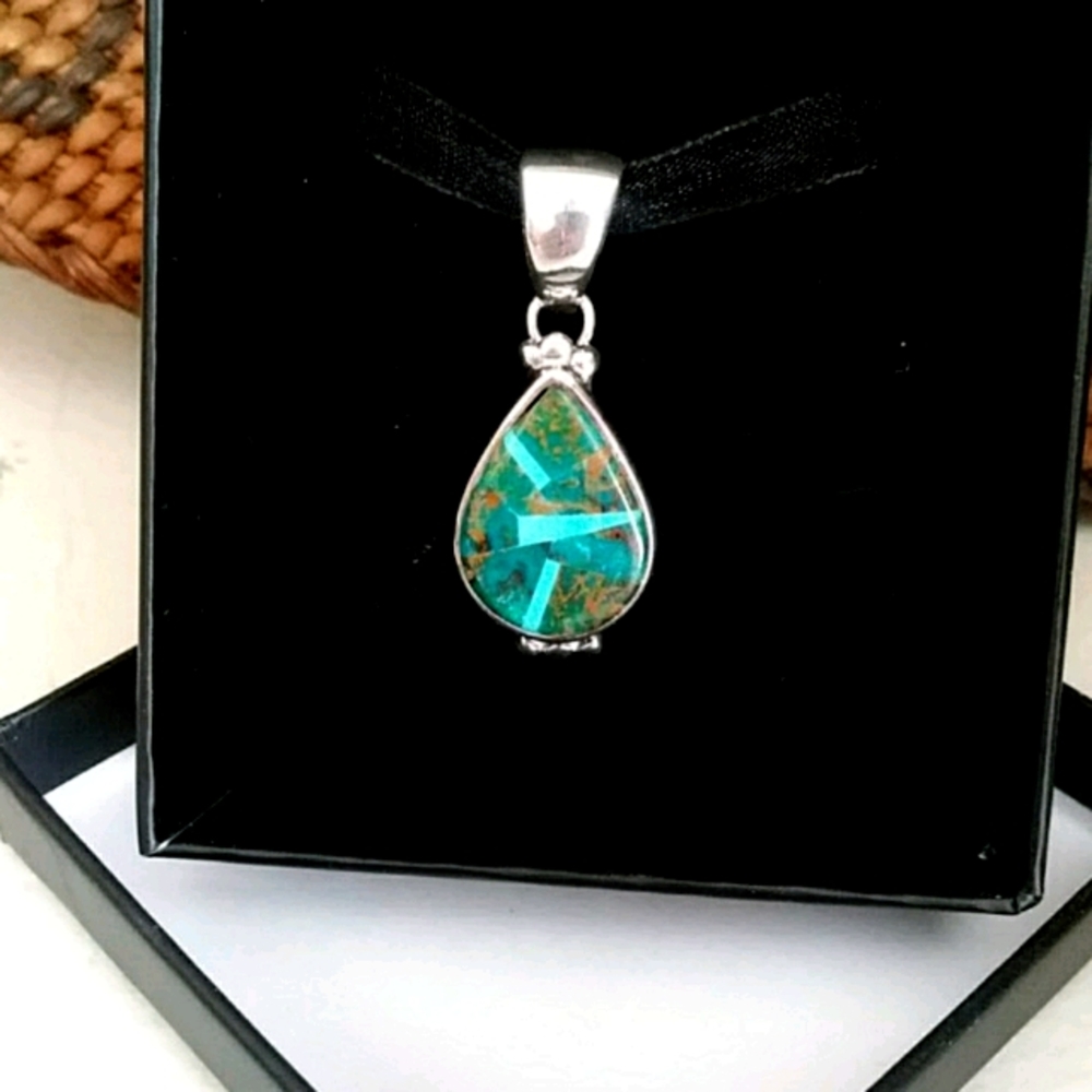 Beautiful Sterling & Turquoise Stone Pendant - Picture 1 of 5